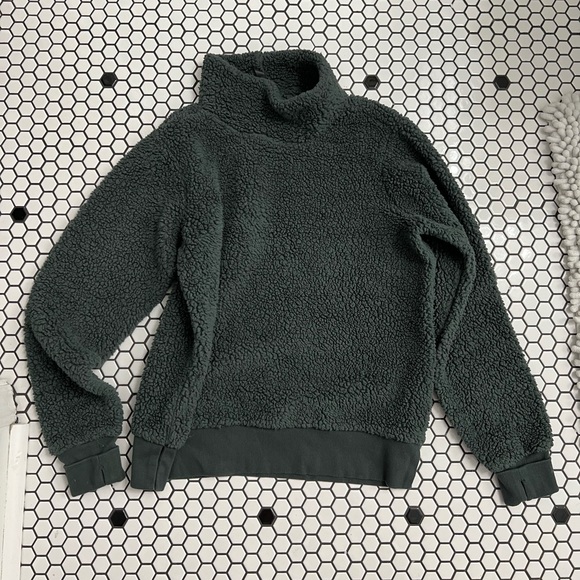 Gaiam teddy pullover sweatshirt size medium - Picture 1 of 3